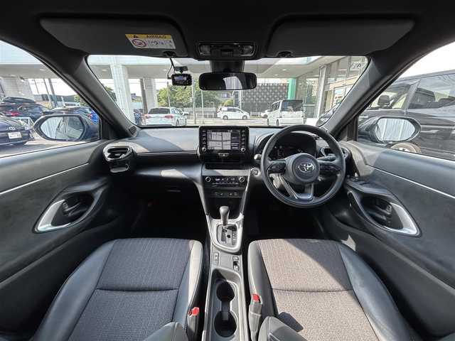トヨタ ヤリスクロス Z 愛知県 2023(令5)年 2.9万km ブラックマイカ 純正ナビ（AM/FM/BT/USB/MiraCast）/トヨタセーフティセンス/　・プリクラッシュセーフティー/　・レーントレーシングアシスト/　・クリアランスソナー/　・パーキングサポートブレーキ/　・ロードサインアシスト/　・先行車発進告知/ハーフレザーシート/ハンドルヒーター/シートヒーター/電動パーキングブレーキ/ブレーキホールド/前後ドライブレコーダー/ETC/ドライブモード選択/MT機能付き走行モード/type-c充電/取説/保証書