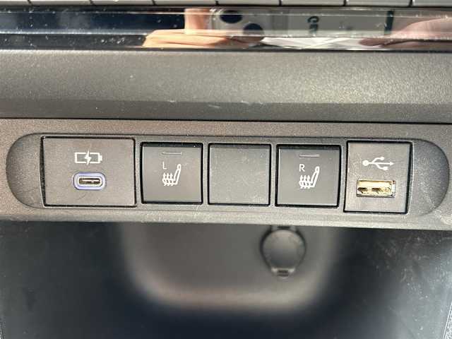 トヨタ ヤリスクロス Z 愛知県 2023(令5)年 2.9万km ブラックマイカ 純正ナビ（AM/FM/BT/USB/MiraCast）/トヨタセーフティセンス/　・プリクラッシュセーフティー/　・レーントレーシングアシスト/　・クリアランスソナー/　・パーキングサポートブレーキ/　・ロードサインアシスト/　・先行車発進告知/ハーフレザーシート/ハンドルヒーター/シートヒーター/電動パーキングブレーキ/ブレーキホールド/前後ドライブレコーダー/ETC/ドライブモード選択/MT機能付き走行モード/type-c充電/取説/保証書