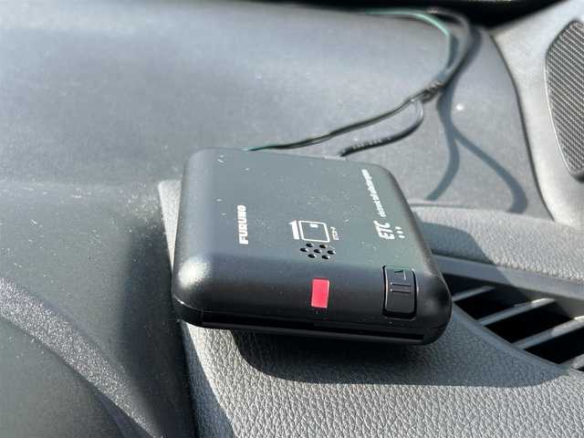 トヨタ ヤリスクロス Z 愛知県 2023(令5)年 2.9万km ブラックマイカ 純正ナビ（AM/FM/BT/USB/MiraCast）/トヨタセーフティセンス/　・プリクラッシュセーフティー/　・レーントレーシングアシスト/　・クリアランスソナー/　・パーキングサポートブレーキ/　・ロードサインアシスト/　・先行車発進告知/ハーフレザーシート/ハンドルヒーター/シートヒーター/電動パーキングブレーキ/ブレーキホールド/前後ドライブレコーダー/ETC/ドライブモード選択/MT機能付き走行モード/type-c充電/取説/保証書