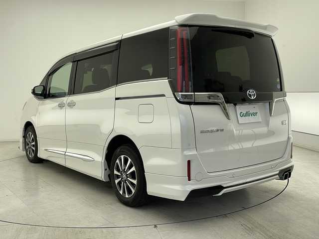 トヨタ エスクァイア ハイブリッド Gi プレミアムパッケージ ブラックテーラード 千葉県 2020(令2)年 4.8万km ホワイトパールクリスタルシャイン 純正10インチナビ/　CD/DVD/Bluetooth/フルセグTV/HDMI/モデリスタフルエアロ/純正フリップダウンモニター/トヨタセーフティセンス/クルーズコントロール/車線逸脱警報/衝突軽減ブレーキ/クリアランスソナー/オートハイビーム/両側パワスラ/ハーフレザーシート/前席シートヒーター/ステアリングヒーター/前後ドラレコ/ビルトインETC/LEDライト/フォグランプ/ロールサンシェード/シートバックテーブル/フロアマット/ドアバイザー