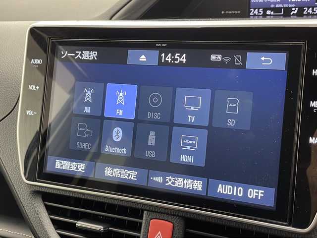 トヨタ エスクァイア ハイブリッド Gi プレミアムパッケージ ブラックテーラード 千葉県 2020(令2)年 4.8万km ホワイトパールクリスタルシャイン 純正10インチナビ/　CD/DVD/Bluetooth/フルセグTV/HDMI/モデリスタフルエアロ/純正フリップダウンモニター/トヨタセーフティセンス/クルーズコントロール/車線逸脱警報/衝突軽減ブレーキ/クリアランスソナー/オートハイビーム/両側パワスラ/ハーフレザーシート/前席シートヒーター/ステアリングヒーター/前後ドラレコ/ビルトインETC/LEDライト/フォグランプ/ロールサンシェード/シートバックテーブル/フロアマット/ドアバイザー