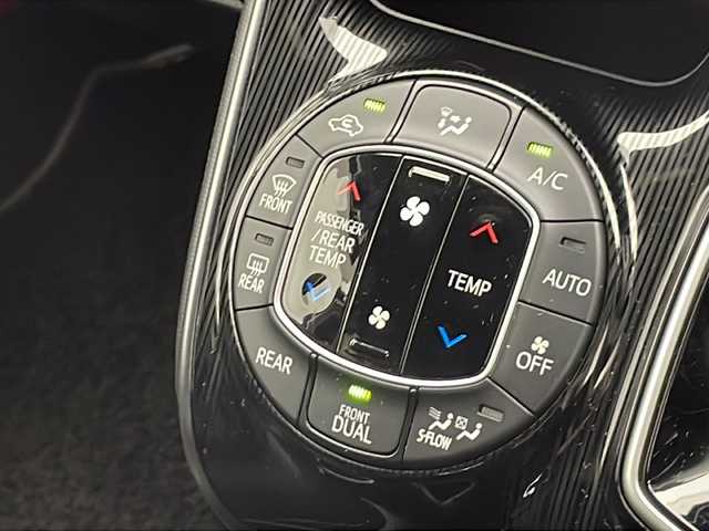 トヨタ エスクァイア ハイブリッド Gi プレミアムパッケージ ブラックテーラード 千葉県 2020(令2)年 4.8万km ホワイトパールクリスタルシャイン 純正10インチナビ/　CD/DVD/Bluetooth/フルセグTV/HDMI/モデリスタフルエアロ/純正フリップダウンモニター/トヨタセーフティセンス/クルーズコントロール/車線逸脱警報/衝突軽減ブレーキ/クリアランスソナー/オートハイビーム/両側パワスラ/ハーフレザーシート/前席シートヒーター/ステアリングヒーター/前後ドラレコ/ビルトインETC/LEDライト/フォグランプ/ロールサンシェード/シートバックテーブル/フロアマット/ドアバイザー