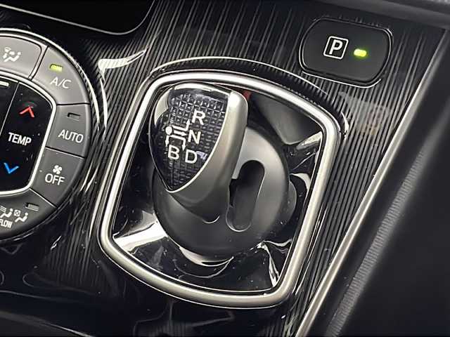 トヨタ エスクァイア ハイブリッド Gi プレミアムパッケージ ブラックテーラード 千葉県 2020(令2)年 4.8万km ホワイトパールクリスタルシャイン 純正10インチナビ/　CD/DVD/Bluetooth/フルセグTV/HDMI/モデリスタフルエアロ/純正フリップダウンモニター/トヨタセーフティセンス/クルーズコントロール/車線逸脱警報/衝突軽減ブレーキ/クリアランスソナー/オートハイビーム/両側パワスラ/ハーフレザーシート/前席シートヒーター/ステアリングヒーター/前後ドラレコ/ビルトインETC/LEDライト/フォグランプ/ロールサンシェード/シートバックテーブル/フロアマット/ドアバイザー