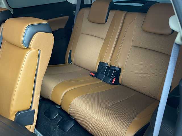 スバル エクシーガクロスオーバー７ 2．5i アイサイト 兵庫県 2015(平27)年 11.2万km タングステンM ・社外メモリナビ/・BT/CD/DVD/USB/iPod/・フルセグテレビ/・ビルトインETC/・SDサーバー/・クルーズコントロール追従あり/・アイドリングストップ/・横滑り防止装置/・プリクラッシュシステム/・レーンキープアシスト/・MTモード付AT/・パドルシフト/・スマートキー/・ハーフレザー/・ALPINE後席用モニター/・社外ドライブレコーダー/・シートヒーター/・パワーシート/・オートライト/・キセノンライト/・ABS/・純正アルミホイール/・電動格納ミラー/・キセノンライト