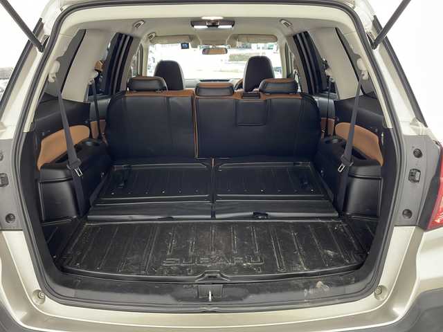 スバル エクシーガクロスオーバー７ 2．5i アイサイト 兵庫県 2015(平27)年 11.2万km タングステンM ・社外メモリナビ/・BT/CD/DVD/USB/iPod/・フルセグテレビ/・ビルトインETC/・SDサーバー/・クルーズコントロール追従あり/・アイドリングストップ/・横滑り防止装置/・プリクラッシュシステム/・レーンキープアシスト/・MTモード付AT/・パドルシフト/・スマートキー/・ハーフレザー/・ALPINE後席用モニター/・社外ドライブレコーダー/・シートヒーター/・パワーシート/・オートライト/・キセノンライト/・ABS/・純正アルミホイール/・電動格納ミラー/・キセノンライト