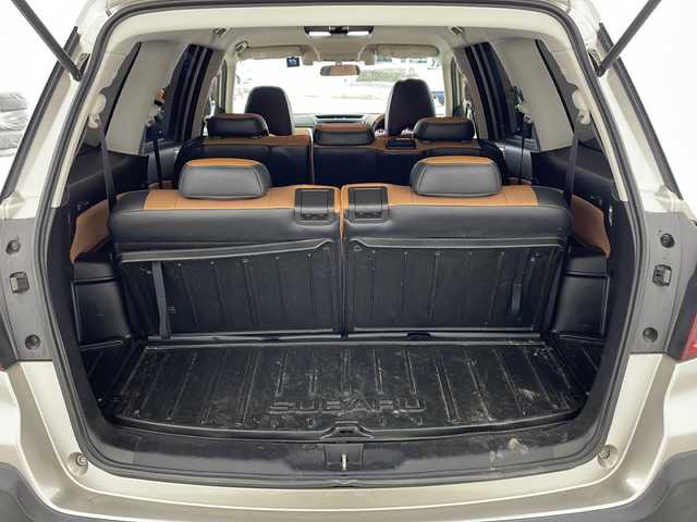 スバル エクシーガクロスオーバー７ 2．5i アイサイト 兵庫県 2015(平27)年 11.2万km タングステンM ・社外メモリナビ/・BT/CD/DVD/USB/iPod/・フルセグテレビ/・ビルトインETC/・SDサーバー/・クルーズコントロール追従あり/・アイドリングストップ/・横滑り防止装置/・プリクラッシュシステム/・レーンキープアシスト/・MTモード付AT/・パドルシフト/・スマートキー/・ハーフレザー/・ALPINE後席用モニター/・社外ドライブレコーダー/・シートヒーター/・パワーシート/・オートライト/・キセノンライト/・ABS/・純正アルミホイール/・電動格納ミラー/・キセノンライト