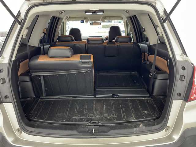 スバル エクシーガクロスオーバー７ 2．5i アイサイト 兵庫県 2015(平27)年 11.2万km タングステンM ・社外メモリナビ/・BT/CD/DVD/USB/iPod/・フルセグテレビ/・ビルトインETC/・SDサーバー/・クルーズコントロール追従あり/・アイドリングストップ/・横滑り防止装置/・プリクラッシュシステム/・レーンキープアシスト/・MTモード付AT/・パドルシフト/・スマートキー/・ハーフレザー/・ALPINE後席用モニター/・社外ドライブレコーダー/・シートヒーター/・パワーシート/・オートライト/・キセノンライト/・ABS/・純正アルミホイール/・電動格納ミラー/・キセノンライト