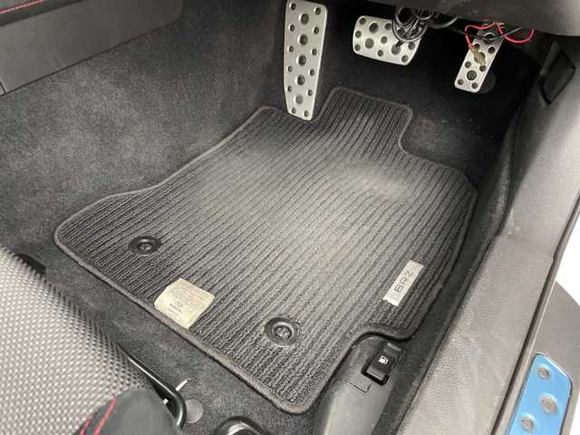 スバル ＢＲＺ S 群馬県 2012(平24)年 9.1万km サテンホワイトパール 純正ナビ　バックカメラ　フルセグＴＶ　ＥＴＣ　ドラレコ　ＬＥＤヘッドライト　オートライト　パドルシフト　純正アルミホイール　スマートキー　プッシュスタートボタン　衝突被害軽減ブレーキ　禁煙車