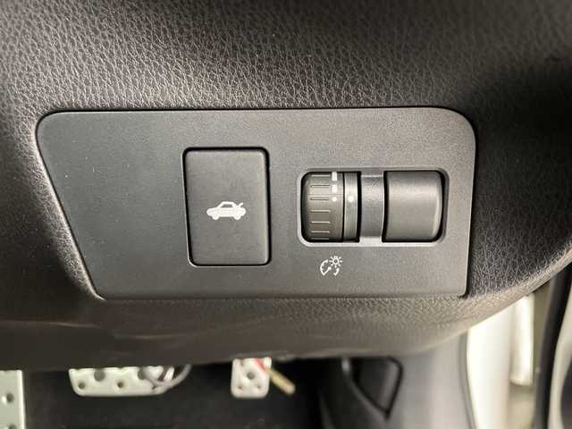 スバル ＢＲＺ S 群馬県 2012(平24)年 9.1万km サテンホワイトパール 純正ナビ　バックカメラ　フルセグＴＶ　ＥＴＣ　ドラレコ　ＬＥＤヘッドライト　オートライト　パドルシフト　純正アルミホイール　スマートキー　プッシュスタートボタン　衝突被害軽減ブレーキ　禁煙車