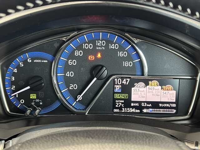 トヨタ カローラ フィールダー ハイブリッドG ダブルバイビー 富山県 2016(平28)年 3.2万km ブラックマイカ 純正ナビ/フルセグTV/CD・DVD・BT/バックカメラ/レーンキープアシスト/前席シートヒーター/純正16インチアルミホイール/純正フロアマット/AAC/LEDヘッドライト/プッシュスタート/スマートキー/ETC/新車時保証書/取扱説明書