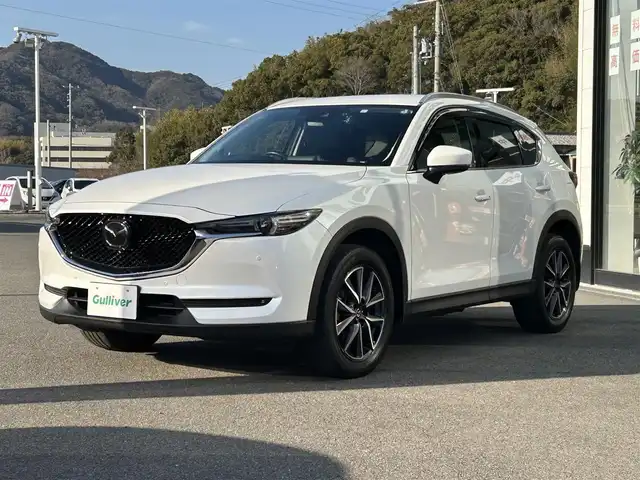 マツダ ＣＸ－５ XD Lパッケージ 兵庫県 2019(平31)年 5.9万km スノーフレイクホワイトパールマイカ BOSEサウンドシステム(OP)/360°ビューモニター(OP)/アドバンストスマートシティブレーキサポート/後退時スマートシティブレーキサポート/誤発進抑制制御/レーダークルーズコントロール/ブラインドスポットモニタリング/車線逸脱警報システム/レーンキープアシスト/リアパーキングサポート/マツダコネクト7インチナビ/　CD/DVD/Bluetooth/フルセグTV/前後ドライブレコーダー/ブラックレザーシート/前席パワーシート /前席シートヒーター/ステアリングヒーター/パワーバックドア/オートライト/LEDヘッドライト/クリアランスソナー /ヘッドアップディスプレイ/純正19インチAW/ETC/プッシュスタート/フロアマット/トノカバー