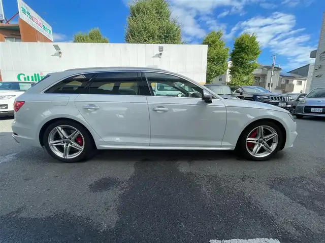 アウディ Ｓ４ アバント 東京都 2017(平29)年 3.2万km グレイシアホワイトメタリック ワンオーナー/Sロゴ入りアルカンターラコンビシート（黒）/　パワーシート（前席）/　シートヒーター（前席）/純正SDナビ/　フルセグTV BT WiFi DVD/CD AM/FM/サンルーフ/レーダークルーズコントロール/Sエンブレム入りティンブル革巻きステアリングホイール/　パドルシフト/　ステアリングスイッチ（オーディオ）/パーキングアシスト/純正LEDヘッドランプ/純正ドライブレコーダー（前後）/純正18インチアルミホイール/パワーバックドア/ISOFIX/アルミルーフレール/アルミドアミラー/ステンレス製ペダル/ディーラー記録簿 H30、R1、R2、R4、R5、R6/保証書＆取扱説明書