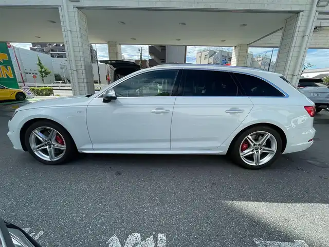 アウディ Ｓ４ アバント 東京都 2017(平29)年 3.2万km グレイシアホワイトメタリック ワンオーナー/Sロゴ入りアルカンターラコンビシート（黒）/　パワーシート（前席）/　シートヒーター（前席）/純正SDナビ/　フルセグTV BT WiFi DVD/CD AM/FM/サンルーフ/レーダークルーズコントロール/Sエンブレム入りティンブル革巻きステアリングホイール/　パドルシフト/　ステアリングスイッチ（オーディオ）/パーキングアシスト/純正LEDヘッドランプ/純正ドライブレコーダー（前後）/純正18インチアルミホイール/パワーバックドア/ISOFIX/アルミルーフレール/アルミドアミラー/ステンレス製ペダル/ディーラー記録簿 H30、R1、R2、R4、R5、R6/保証書＆取扱説明書