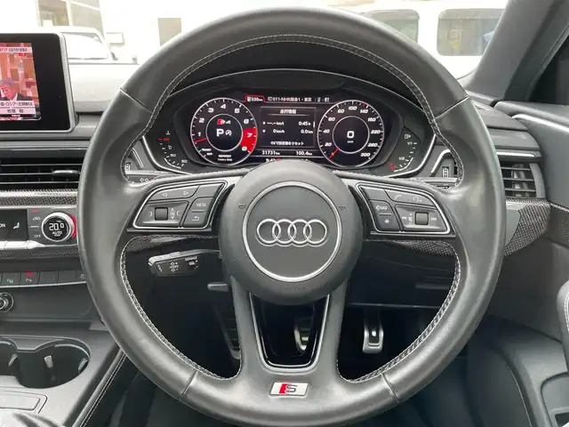 アウディ Ｓ４ アバント 東京都 2017(平29)年 3.2万km グレイシアホワイトメタリック ワンオーナー/Sロゴ入りアルカンターラコンビシート（黒）/　パワーシート（前席）/　シートヒーター（前席）/純正SDナビ/　フルセグTV BT WiFi DVD/CD AM/FM/サンルーフ/レーダークルーズコントロール/Sエンブレム入りティンブル革巻きステアリングホイール/　パドルシフト/　ステアリングスイッチ（オーディオ）/パーキングアシスト/純正LEDヘッドランプ/純正ドライブレコーダー（前後）/純正18インチアルミホイール/パワーバックドア/ISOFIX/アルミルーフレール/アルミドアミラー/ステンレス製ペダル/ディーラー記録簿 H30、R1、R2、R4、R5、R6/保証書＆取扱説明書