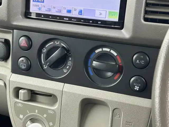 スズキ エブリイ ジョイン ターボ 福岡県 2014(平26)年 5.4万km シルキーシルバーメタリック 社外ナビ（Ｂｌｕｅｔｏｏｔｈ，ＴＶ）　/ＥＴＣ　/前方ドライブレコーダー　/ルーフキャリア　/電動格納式ドアミラー　/リモコンキー　/純正フロアマット　/両側スライドドア　/ドアバイザー　/ベンチシート