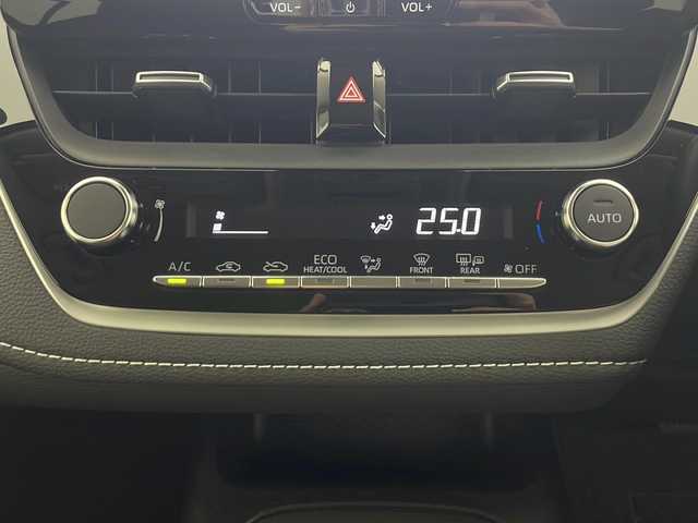 トヨタ カローラツーリング ハイブリッド G 秋田県 2022(令4)年 2.2万km プラチナホワイトパールマイカ ワンオーナー /４WD/純正ナビ【AM/FM/BT】　/フルセグＴＶ　/バックカメラ　/ＥＴＣ２．０　/フロントワイパーデアイサー　/横滑り防止装置　　/オートマチックハイビーム　/ライトレベライザー　/クリアランスソナー　/クルーズコントロール　/スマートキー/オートライト/ステアリングリモコン/オートホールド /自動パーキングブレーキ/電格ミラー/プッシュスタート /純正フロアマット/サイドバイザー /純正AW/ウィンカーミラー /コーナーセンサー /保証書/取扱説明書