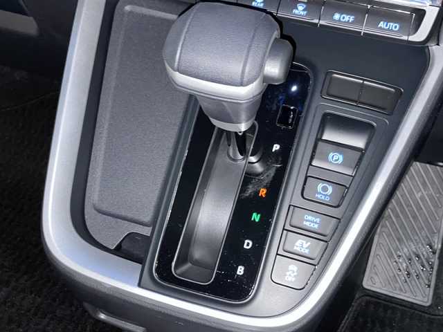 トヨタ ノア ハイブリッド S－Z 岩手県 2022(令4)年 3.5万km レッドマイカメタリック 寒冷地仕様　純正ナビ　バックＣ　両側電動スライド　ビルドインＥＴＣ２．０　ＵＳＢｔｙｐｅＣ　レーダークルーズ　ハーフレザーシート　シートヒーター　ＡＣ１００Ｖコンセント　ドラレコ　ＢＳＭ　純正１６ＡＷ