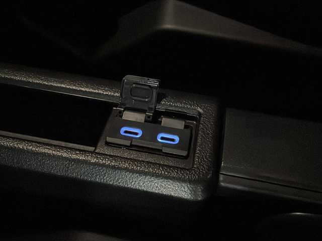 トヨタ ノア ハイブリッド S－Z 岩手県 2022(令4)年 3.5万km レッドマイカメタリック 寒冷地仕様　純正ナビ　バックＣ　両側電動スライド　ビルドインＥＴＣ２．０　ＵＳＢｔｙｐｅＣ　レーダークルーズ　ハーフレザーシート　シートヒーター　ＡＣ１００Ｖコンセント　ドラレコ　ＢＳＭ　純正１６ＡＷ