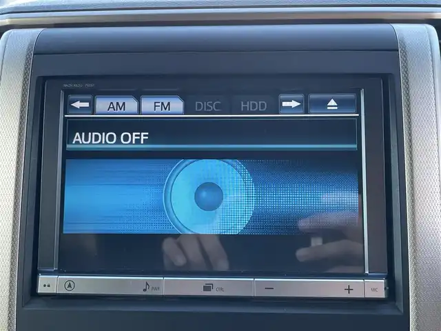 トヨタ ヴェルファイア 2．4Z ゴールデンアイズ 埼玉県 2013(平25)年 14.4万km ホワイトパールクリスタルシャイン (株)IDOMが運営する【じしゃロン川越店】の自社ローン専用車両になります。こちらは現金またはオートローンご利用時の価格です。自社ローンご希望の方は別途その旨お申付け下さい/純正HDDナビ　NHZN-X62G/フルセグ/Bluetooth/CD/DVD/AM/FM/バックカメラ/後席フリップダウンモニター/両側パワースライドドア/クルーズコントロール/電動リアゲート/ハーフレザーシート/後席オットマン/ビルトインETC/HIDオートライト/フォグ/スマートキー（スペアキー×1）/プッシュスタート/ドアバイザー/オート開閉ウインカーミラー/ナノイー/純正フロアマット/ニーエアバッグ/純正18インチアルミホイール/車両取扱説明書