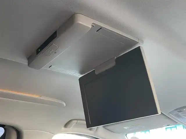 トヨタ ヴェルファイア 2．4Z ゴールデンアイズ 埼玉県 2013(平25)年 14.4万km ホワイトパールクリスタルシャイン (株)IDOMが運営する【じしゃロン川越店】の自社ローン専用車両になります。こちらは現金またはオートローンご利用時の価格です。自社ローンご希望の方は別途その旨お申付け下さい/純正HDDナビ　NHZN-X62G/フルセグ/Bluetooth/CD/DVD/AM/FM/バックカメラ/後席フリップダウンモニター/両側パワースライドドア/クルーズコントロール/電動リアゲート/ハーフレザーシート/後席オットマン/ビルトインETC/HIDオートライト/フォグ/スマートキー（スペアキー×1）/プッシュスタート/ドアバイザー/オート開閉ウインカーミラー/ナノイー/純正フロアマット/ニーエアバッグ/純正18インチアルミホイール/車両取扱説明書