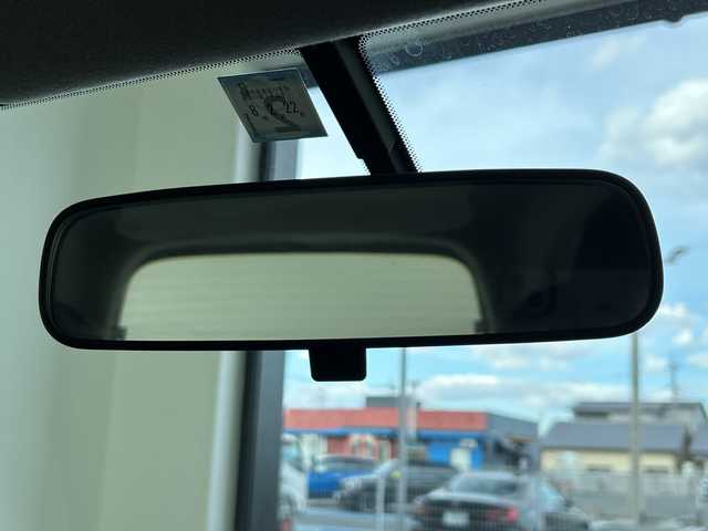 日産 マーチ 奈良県 2017(平29)年 1.1万km ピュアブラック 純正オーディオ/AM/FM/AUX/横滑り防止装置/ヘッドライトレベライザー/リモコンキー/純正フロアマット/電格ミラー/Wエアバッグ/ABS/ドアバイザー/ハロゲンライト/スペアタイヤ