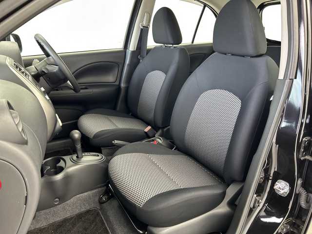 日産 マーチ 奈良県 2017(平29)年 1.1万km ピュアブラック 純正オーディオ/AM/FM/AUX/横滑り防止装置/ヘッドライトレベライザー/リモコンキー/純正フロアマット/電格ミラー/Wエアバッグ/ABS/ドアバイザー/ハロゲンライト/スペアタイヤ