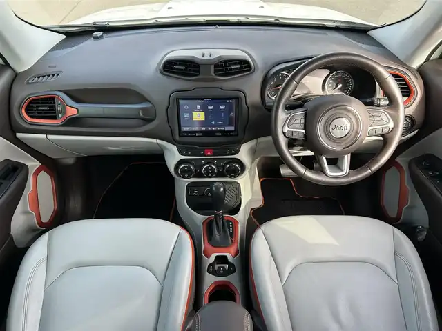 クライスラー・ジープ ジープ レネゲード リミテッド 岡山県 2016(平28)年 3.5万km 白 登録時走行距離34599km/社外ナビ（AVIC-RL900）/ワンセグTV(AM.FM.CD.DVD.TV.BT)/バックカメラ/ETC/ブラインドスポットモニター/シートヒーター/ステアリングヒーター/クリアランスソナー/衝突軽減ブレーキ/横滑り防止装置/クルーズコントロール/車線逸脱警報（レーンキープアシスト）/オートライト/アイドリングストップ/17インチ純正AW/純正フロアマット/レザーシート/D+N席パワーシート