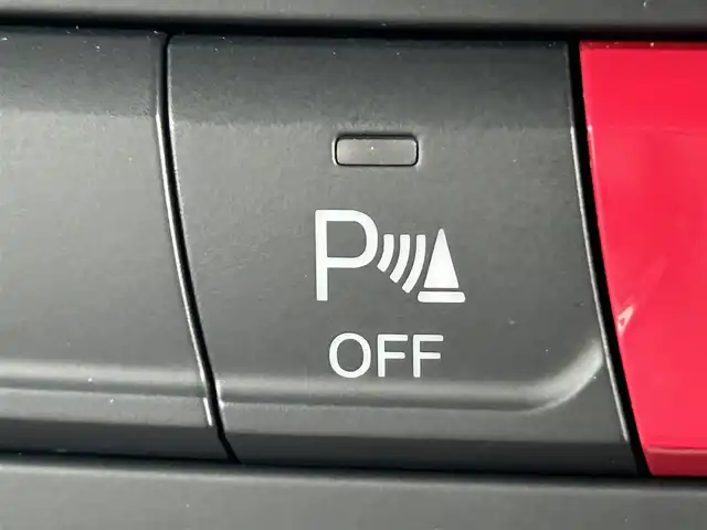 クライスラー・ジープ ジープ レネゲード リミテッド 岡山県 2016(平28)年 3.5万km 白 登録時走行距離34599km/社外ナビ（AVIC-RL900）/ワンセグTV(AM.FM.CD.DVD.TV.BT)/バックカメラ/ETC/ブラインドスポットモニター/シートヒーター/ステアリングヒーター/クリアランスソナー/衝突軽減ブレーキ/横滑り防止装置/クルーズコントロール/車線逸脱警報（レーンキープアシスト）/オートライト/アイドリングストップ/17インチ純正AW/純正フロアマット/レザーシート/D+N席パワーシート