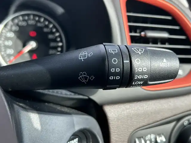 クライスラー・ジープ ジープ レネゲード リミテッド 岡山県 2016(平28)年 3.5万km 白 登録時走行距離34599km/社外ナビ（AVIC-RL900）/ワンセグTV(AM.FM.CD.DVD.TV.BT)/バックカメラ/ETC/ブラインドスポットモニター/シートヒーター/ステアリングヒーター/クリアランスソナー/衝突軽減ブレーキ/横滑り防止装置/クルーズコントロール/車線逸脱警報（レーンキープアシスト）/オートライト/アイドリングストップ/17インチ純正AW/純正フロアマット/レザーシート/D+N席パワーシート