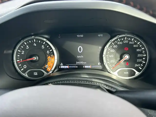 クライスラー・ジープ ジープ レネゲード リミテッド 岡山県 2016(平28)年 3.5万km 白 登録時走行距離34599km/社外ナビ（AVIC-RL900）/ワンセグTV(AM.FM.CD.DVD.TV.BT)/バックカメラ/ETC/ブラインドスポットモニター/シートヒーター/ステアリングヒーター/クリアランスソナー/衝突軽減ブレーキ/横滑り防止装置/クルーズコントロール/車線逸脱警報（レーンキープアシスト）/オートライト/アイドリングストップ/17インチ純正AW/純正フロアマット/レザーシート/D+N席パワーシート