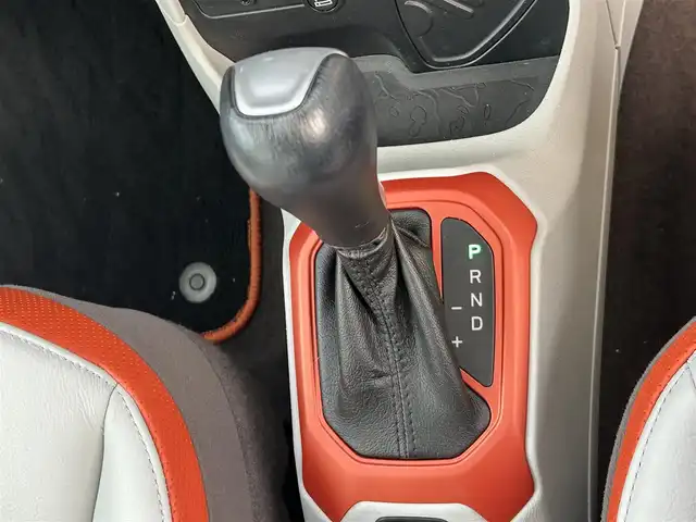 クライスラー・ジープ ジープ レネゲード リミテッド 岡山県 2016(平28)年 3.5万km 白 登録時走行距離34599km/社外ナビ（AVIC-RL900）/ワンセグTV(AM.FM.CD.DVD.TV.BT)/バックカメラ/ETC/ブラインドスポットモニター/シートヒーター/ステアリングヒーター/クリアランスソナー/衝突軽減ブレーキ/横滑り防止装置/クルーズコントロール/車線逸脱警報（レーンキープアシスト）/オートライト/アイドリングストップ/17インチ純正AW/純正フロアマット/レザーシート/D+N席パワーシート