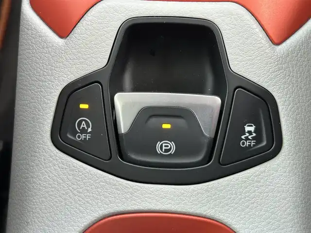 クライスラー・ジープ ジープ レネゲード リミテッド 岡山県 2016(平28)年 3.5万km 白 登録時走行距離34599km/社外ナビ（AVIC-RL900）/ワンセグTV(AM.FM.CD.DVD.TV.BT)/バックカメラ/ETC/ブラインドスポットモニター/シートヒーター/ステアリングヒーター/クリアランスソナー/衝突軽減ブレーキ/横滑り防止装置/クルーズコントロール/車線逸脱警報（レーンキープアシスト）/オートライト/アイドリングストップ/17インチ純正AW/純正フロアマット/レザーシート/D+N席パワーシート