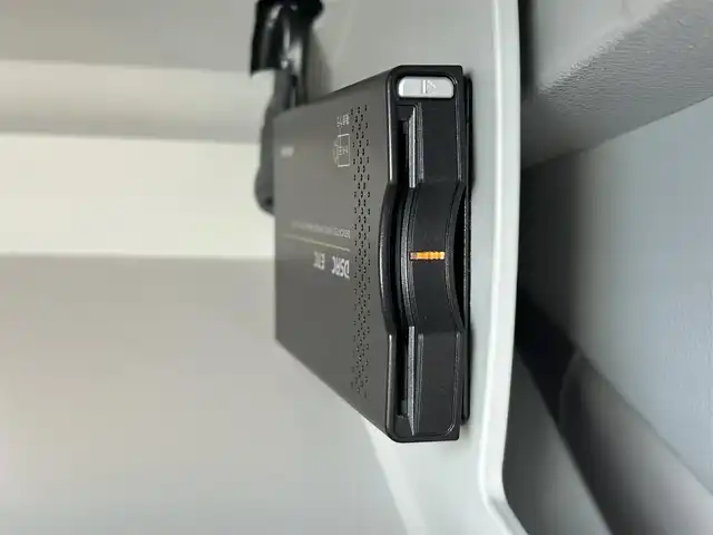 クライスラー・ジープ ジープ レネゲード リミテッド 岡山県 2016(平28)年 3.5万km 白 登録時走行距離34599km/社外ナビ（AVIC-RL900）/ワンセグTV(AM.FM.CD.DVD.TV.BT)/バックカメラ/ETC/ブラインドスポットモニター/シートヒーター/ステアリングヒーター/クリアランスソナー/衝突軽減ブレーキ/横滑り防止装置/クルーズコントロール/車線逸脱警報（レーンキープアシスト）/オートライト/アイドリングストップ/17インチ純正AW/純正フロアマット/レザーシート/D+N席パワーシート