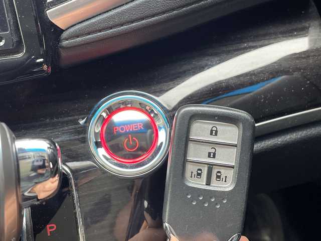 ホンダ オデッセイ ハイブリッド アブソルート ホンダセンシング 愛知県 2018(平30)年 4.1万km プレミアムヴィーナスブラックP ホンダセンシング/純正9型ナビ/両側パワースライドドア/レーダークルーズコントロール/全方位カメラ/パワーシート/コーナーセンサー/バックカメラ/ETC2.0/純正アルミホイール/インテリジェントミラー/リアオートエアコン/レーンキープアシスト/ドライブレコーダー/衝突軽減システム/フルセグ/CD DVD/Bluetooth/ステアリングスイッチ/スマートキー/プッシュスタート