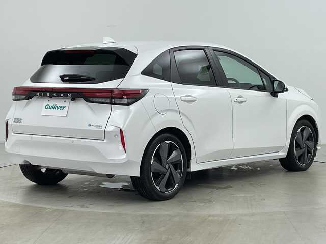 日産 オーラ G FOUR レザーエディション 道央・札幌 2022(令4)年 0.8万km ピュアホワイトパール ・禁煙車/・純正9インチナビ&TV&BT&USB&HDMI/・バックカメラ/・アラウンドビューモニター/・BOSEパーソナルプラスサウンドシステム/・プロパイロット/・全方位運転支援システム/・踏み間違え防止アシスト/・インテリジェントエマージェンシーブレーキ/・標識認識機能/・車線逸脱警報/・後退時検知機能/・SOSコール/・前席シートヒーター/・レザーシート/・ステアリングヒーター/・前方ドライブレコーダー/・ワイヤレス充電器/・ETC2.0/・純正フロアマット/・LEDオートヘッドライト/・フォグランプ/・オートライト/・スマートキー
