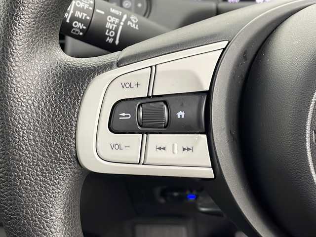 ホンダ フィット ホーム 鹿児島県 2020(令2)年 5.8万km プラチナホワイトパール 純正SDナビ【VXM-205Ci】/Bluetoothオーディオ/電動パーキングブレーキ/オートホールド/レーダークルーズコントロール/LEDヘッドライト/プッシュスタート/アイドリングストップ/フロアマット/USB/ドアバイザー/ホンダセンシング/前後ソナー