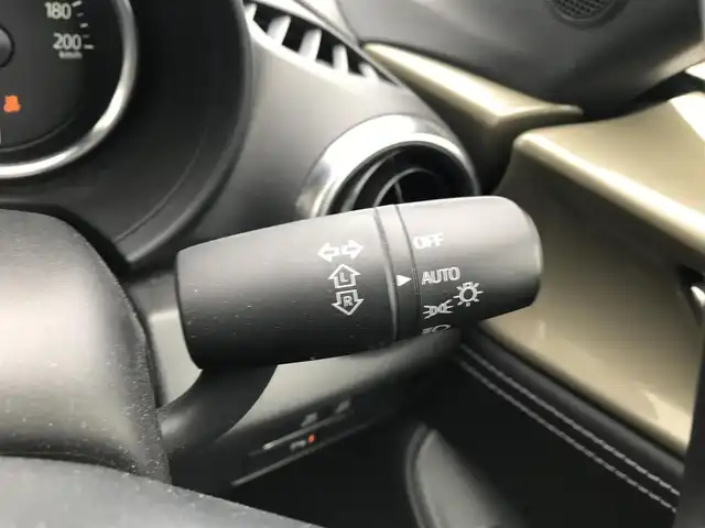 マツダ ロードスター S スペシャルパッケージ 富山県 2023(令5)年 5万km ジルコンサンドメタリック 6速MT/純正ナビ/フルセグTV/Bluetooth/衝突被害軽減ブレーキ/コーナーセンサー/レーンキープアシスト/クルーズコントロール/コマンダーコントロール/革巻きステアリング/ステアリングスイッチ/シートヒーター/プッシュスタート/スマートキー/LEDヘッドライト/オートライト
