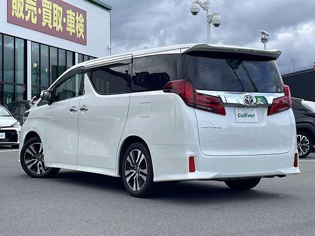 トヨタ アルファード S Cパッケージ 長野県 2022(令4)年 2.6万km ホワイトパールクリスタルシャイン 純正９型ナビ機能付きディスプレイオーディオ(AM/FM/BT/TV/DVD/USB/AppleCarPlay)/ツインムーンルーフ/12.1型後席フリップダウンモニター/フルセグTV/純正ビルトインETC/純正ドライブレコーダー/バックカメラ/両側電動スライドドア/電動パワーバックドア/AC100Vアクセサリーコンセント/助手席＋後列オットマン/後席サンシェード/追従型クルーズコントロール/シーケンシャルターンランプ/三眼LEDヘッドライト/オートライト/アダプティブハイビーム/アダプティブフロントライティングシステム/フォグランプ/純正フロアマット/純正18インチアルミホイール/レザーシート(シートヒーター、エアシート)/電子パーキング/革巻きステアリング/ステアリングスイッチ/ステアリングヒーター/トヨタセーフティセンス/プリクラッシュセーフティ/ロードサインアシスト/レーントレーシングアシスト/ブラインドスポットモニター/パーキングサポートブレーキ/リヤクロストラフィックアラート/先行車発進告知/前後クリアランスソナー/スマートキー/スペアキー/スペアタイヤ