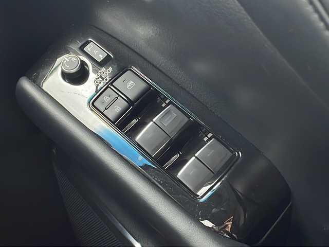 トヨタ アルファード S Cパッケージ 長野県 2022(令4)年 2.6万km ホワイトパールクリスタルシャイン 純正９型ナビ機能付きディスプレイオーディオ(AM/FM/BT/TV/DVD/USB/AppleCarPlay)/ツインムーンルーフ/12.1型後席フリップダウンモニター/フルセグTV/純正ビルトインETC/純正ドライブレコーダー/バックカメラ/両側電動スライドドア/電動パワーバックドア/AC100Vアクセサリーコンセント/助手席＋後列オットマン/後席サンシェード/追従型クルーズコントロール/シーケンシャルターンランプ/三眼LEDヘッドライト/オートライト/アダプティブハイビーム/アダプティブフロントライティングシステム/フォグランプ/純正フロアマット/純正18インチアルミホイール/レザーシート(シートヒーター、エアシート)/電子パーキング/革巻きステアリング/ステアリングスイッチ/ステアリングヒーター/トヨタセーフティセンス/プリクラッシュセーフティ/ロードサインアシスト/レーントレーシングアシスト/ブラインドスポットモニター/パーキングサポートブレーキ/リヤクロストラフィックアラート/先行車発進告知/前後クリアランスソナー/スマートキー/スペアキー/スペアタイヤ