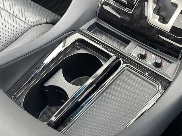トヨタ アルファード S Cパッケージ 長野県 2022(令4)年 2.6万km ホワイトパールクリスタルシャイン 純正９型ナビ機能付きディスプレイオーディオ(AM/FM/BT/TV/DVD/USB/AppleCarPlay)/ツインムーンルーフ/12.1型後席フリップダウンモニター/フルセグTV/純正ビルトインETC/純正ドライブレコーダー/バックカメラ/両側電動スライドドア/電動パワーバックドア/AC100Vアクセサリーコンセント/助手席＋後列オットマン/後席サンシェード/追従型クルーズコントロール/シーケンシャルターンランプ/三眼LEDヘッドライト/オートライト/アダプティブハイビーム/アダプティブフロントライティングシステム/フォグランプ/純正フロアマット/純正18インチアルミホイール/レザーシート(シートヒーター、エアシート)/電子パーキング/革巻きステアリング/ステアリングスイッチ/ステアリングヒーター/トヨタセーフティセンス/プリクラッシュセーフティ/ロードサインアシスト/レーントレーシングアシスト/ブラインドスポットモニター/パーキングサポートブレーキ/リヤクロストラフィックアラート/先行車発進告知/前後クリアランスソナー/スマートキー/スペアキー/スペアタイヤ