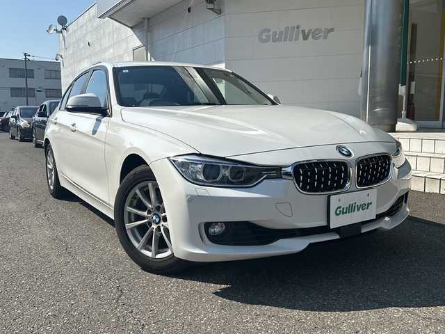 ＢＭＷ ３２０ｉ 福井県 2015(平27)年 5.3万km アルピンホワイトⅢ スマートキー/プッシュスタート/アイドリングストップ/前席パワーシート/純正LEDヘッドライト/ヘッドライトウォッシャー/オートライト/オートハイビーム/フォグランプ/コーナーセンサー/フロントドライブレコーダー/ETC/レーンアシスト/クルーズコントロール/横滑り防止/純正フロアマット/ステアリングスイッチ