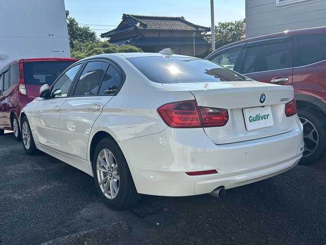 ＢＭＷ ３２０ｉ 福井県 2015(平27)年 5.3万km アルピンホワイトⅢ スマートキー/プッシュスタート/アイドリングストップ/前席パワーシート/純正LEDヘッドライト/ヘッドライトウォッシャー/オートライト/オートハイビーム/フォグランプ/コーナーセンサー/フロントドライブレコーダー/ETC/レーンアシスト/クルーズコントロール/横滑り防止/純正フロアマット/ステアリングスイッチ