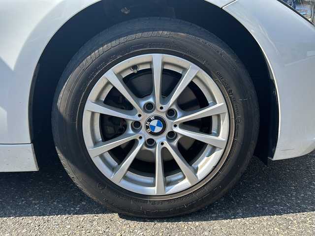 ＢＭＷ ３２０ｉ 福井県 2015(平27)年 5.3万km アルピンホワイトⅢ スマートキー/プッシュスタート/アイドリングストップ/前席パワーシート/純正LEDヘッドライト/ヘッドライトウォッシャー/オートライト/オートハイビーム/フォグランプ/コーナーセンサー/フロントドライブレコーダー/ETC/レーンアシスト/クルーズコントロール/横滑り防止/純正フロアマット/ステアリングスイッチ