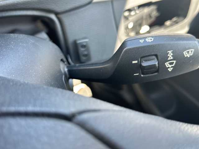 ＢＭＷ ３２０ｉ 福井県 2015(平27)年 5.3万km アルピンホワイトⅢ スマートキー/プッシュスタート/アイドリングストップ/前席パワーシート/純正LEDヘッドライト/ヘッドライトウォッシャー/オートライト/オートハイビーム/フォグランプ/コーナーセンサー/フロントドライブレコーダー/ETC/レーンアシスト/クルーズコントロール/横滑り防止/純正フロアマット/ステアリングスイッチ