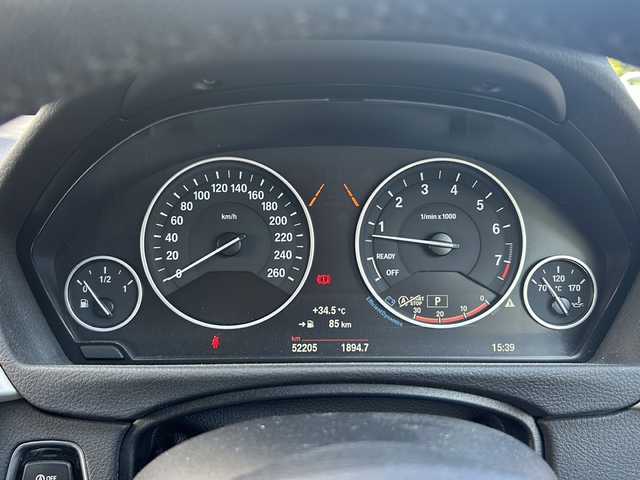 ＢＭＷ ３２０ｉ 福井県 2015(平27)年 5.3万km アルピンホワイトⅢ スマートキー/プッシュスタート/アイドリングストップ/前席パワーシート/純正LEDヘッドライト/ヘッドライトウォッシャー/オートライト/オートハイビーム/フォグランプ/コーナーセンサー/フロントドライブレコーダー/ETC/レーンアシスト/クルーズコントロール/横滑り防止/純正フロアマット/ステアリングスイッチ