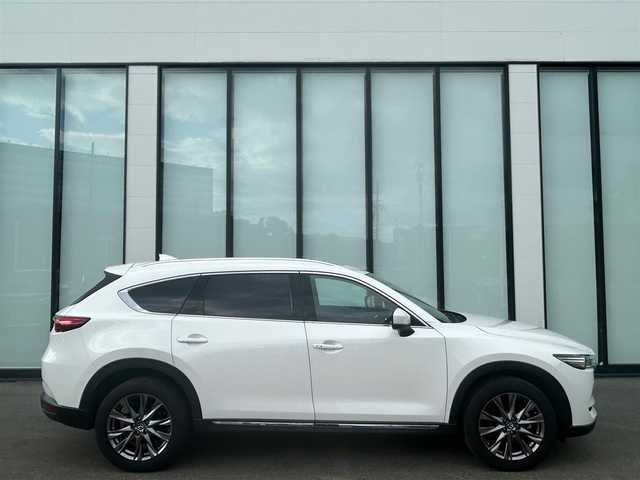 マツダ ＣＸ－８ XD Lパッケージ 大阪府 2022(令4)年 1.8万km スノーフレイクホワイトパールマイカ 純正ナビ/  フルセグTV/Bluetooth/USB/全方位モニター/ＢＯＳＥサウンド/ターボ車/衝突軽減ブレーキ/横滑り防止装置/コーナーセンサー/ＢＳＭ/サンルーフ/全席シートヒーター/ヘッドアップディスプレイ/電動リアゲート/前席パワーシート（運転席メモリー付き）/レーダークルーズコントロール/レーンキープアシスト/アイドリングストップ/前後ドライブレコーダー/オートマチックハイビーム/ワイヤレス充電/純正19インチアルミホイール/純正フロアマット/プッシュスタート/スマートキー/ルーフレール/ＬＥＤ/ＥＴＣ