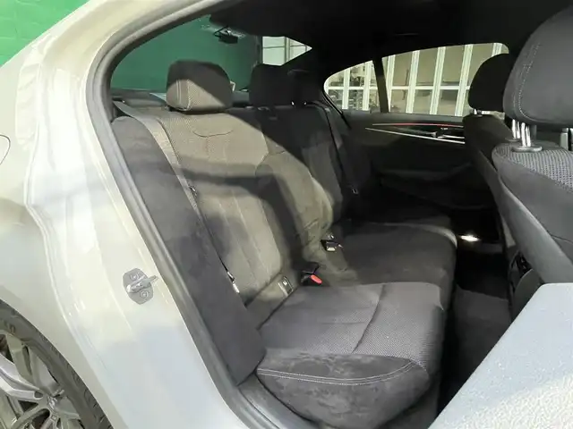 ＢＭＷ ５２３ｄ xDrive Mスピリット 東京都 2019(令1)年 6.8万km アルピンホワイトⅢ 純正ナビ/（DVD/BT/フルセグ）/アドバンスドパッケージ/・パーキングアシストプラス/・パーキングアシスト/・3Dビューカメラ/・前席パワーシート/ドライビングアシストプラス/・アクティブクルーズコントロール/・レーンコントロールアシスト/・後車衝突警報機能/・前車接近警告機能/純正18インチホイール/純正フロアマット/ツインターボ/ETC/保証書/取扱説明書