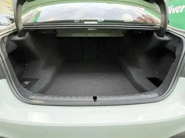 ＢＭＷ ５２３ｄ xDrive Mスピリット 東京都 2019(令1)年 6.8万km アルピンホワイトⅢ 純正ナビ/（DVD/BT/フルセグ）/アドバンスドパッケージ/・パーキングアシストプラス/・パーキングアシスト/・3Dビューカメラ/・前席パワーシート/ドライビングアシストプラス/・アクティブクルーズコントロール/・レーンコントロールアシスト/・後車衝突警報機能/・前車接近警告機能/純正18インチホイール/純正フロアマット/ツインターボ/ETC/保証書/取扱説明書