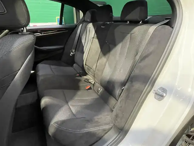 ＢＭＷ ５２３ｄ xDrive Mスピリット 東京都 2019(令1)年 6.8万km アルピンホワイトⅢ 純正ナビ/（DVD/BT/フルセグ）/アドバンスドパッケージ/・パーキングアシストプラス/・パーキングアシスト/・3Dビューカメラ/・前席パワーシート/ドライビングアシストプラス/・アクティブクルーズコントロール/・レーンコントロールアシスト/・後車衝突警報機能/・前車接近警告機能/純正18インチホイール/純正フロアマット/ツインターボ/ETC/保証書/取扱説明書