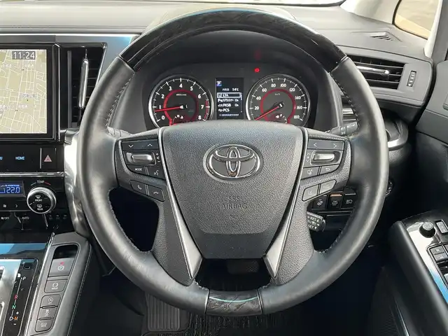 トヨタ アルファード S Cパッケージ 道央・札幌 2019(平31)年 2.5万km ホワイトパールクリスタルシャイン ・４WD/・ワンオーナー/・衝突軽減ブレーキ/・寒冷地仕様/・両側パワースライドドア/・レザーシート/・純正ナビ/　CD＆DVD＆BT＆TV/・バックカメラ/・コーナーセンサー/・レーンキープアシスト/・レーダークルーズコントロール/・パワーバックドア/・フリップダウンモニター/・パワーシート/・ブラインドスポットモニター/・デジタルインナーミラー/・純正エンジンスターター/・前後ドライブレコーダー/・シートヒーター/・アイドリングストップ/・プッシュスタート/・スマートキー/・オートエアコン/・オートライト/・オートリトラミラー/・レインセンサーワイパー/・MT付きAT/・ステアリングヒーター/・ビルトインETC/・社外AW＆冬タイヤ積込/　215/65/16  2019年製　4分山/・純正フロアマット/・ドアバイザー/・ウィンカーミラー/・フォグライト